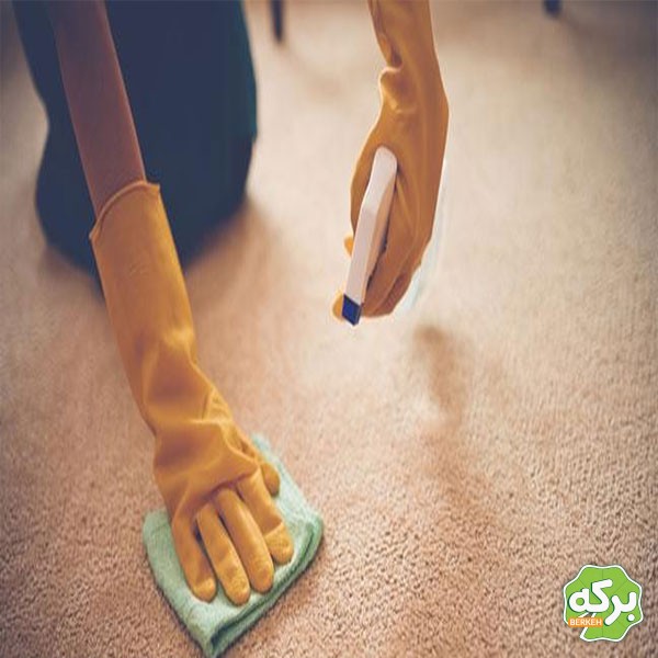چگونه لکه لاک را از روی فرش پاک کنیم؟